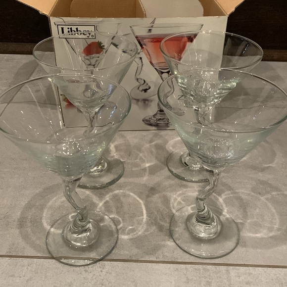 Libbey set of four Z-Stem Martini glasses. No flaws - Picture 4 of 5